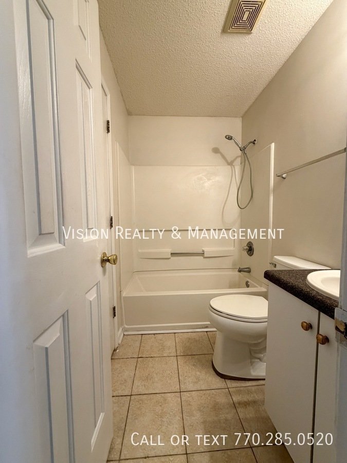 Lovely 3BD/2.5 BA In Lithonia property image