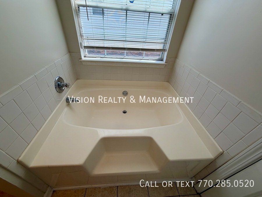 Lovely 3BD/2.5 BA In Lithonia property image