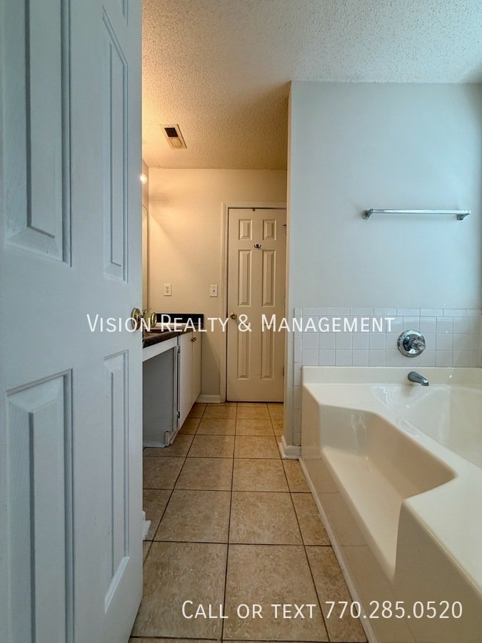 Lovely 3BD/2.5 BA In Lithonia property image