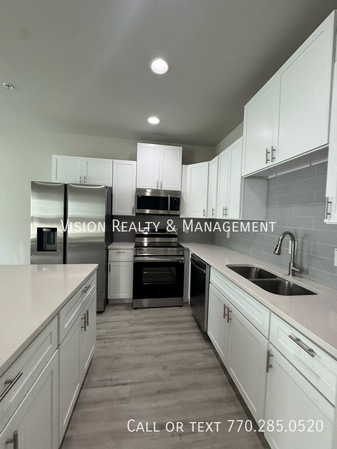 Beautiful 3 BD 2.5 BA Townhome MOVE in READY property image