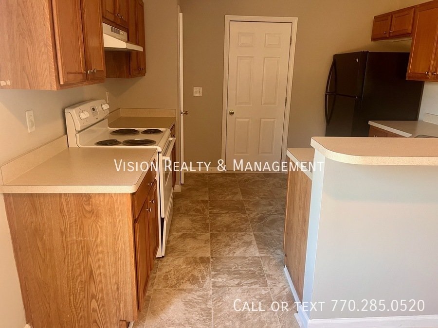 370 Lambert Overlook Circle property image