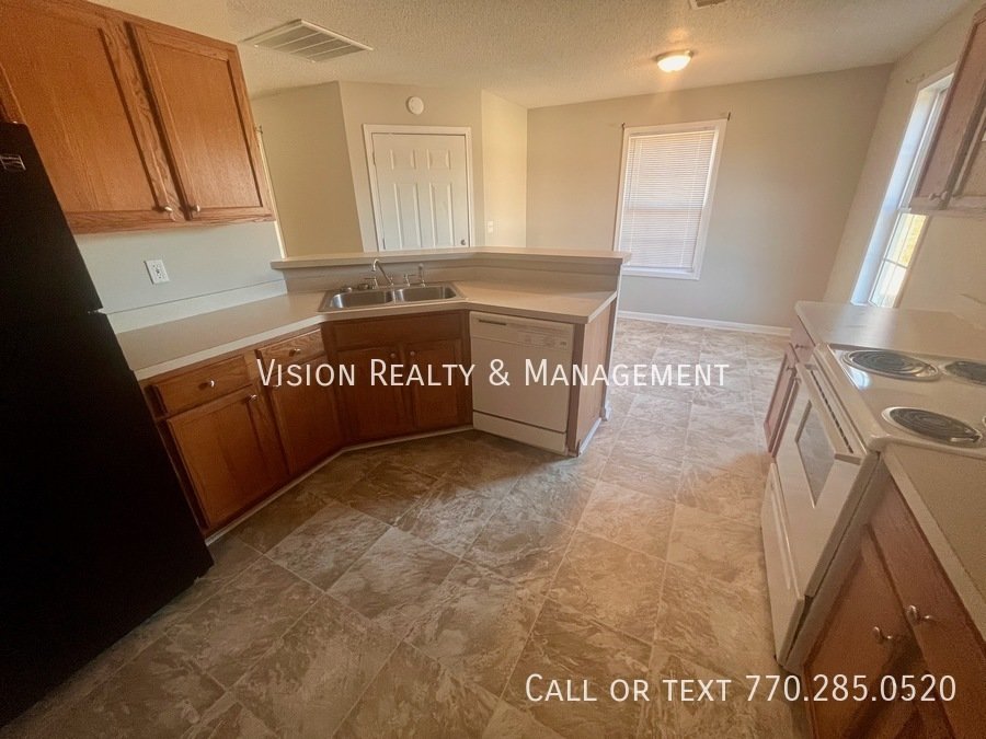 370 Lambert Overlook Circle property image