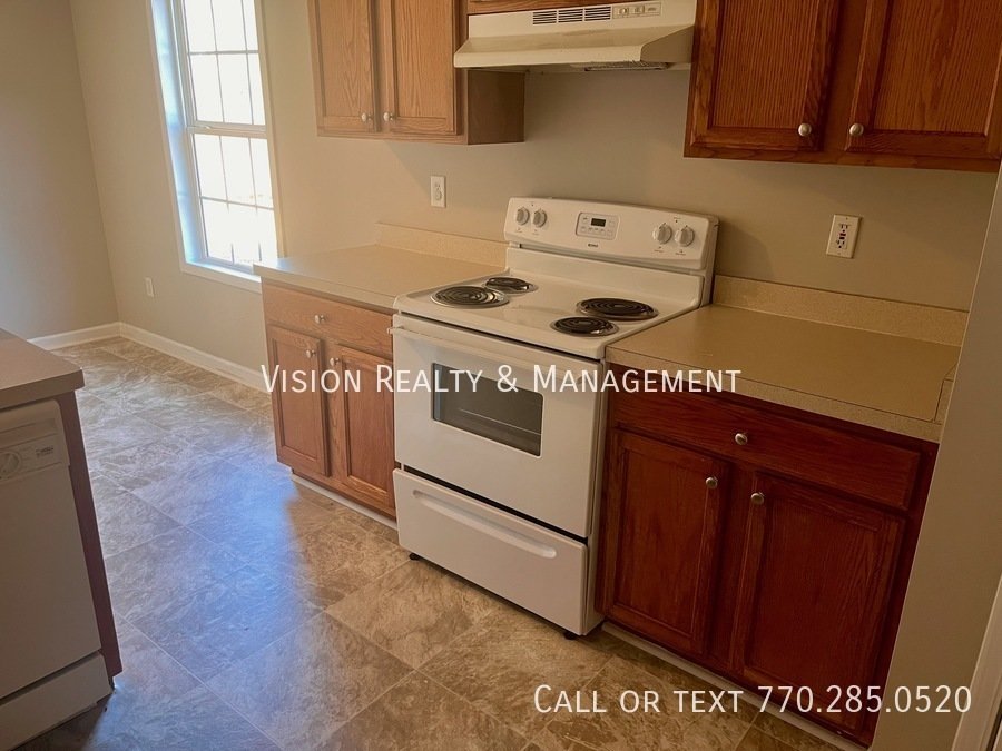 370 Lambert Overlook Circle property image