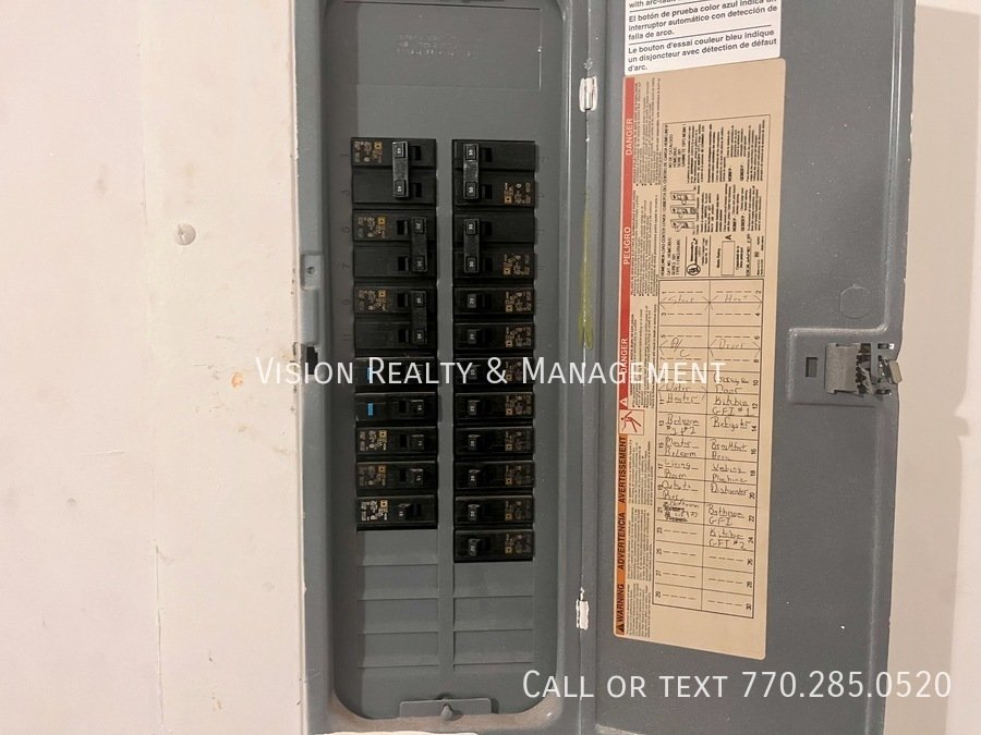 370 Lambert Overlook Circle property image