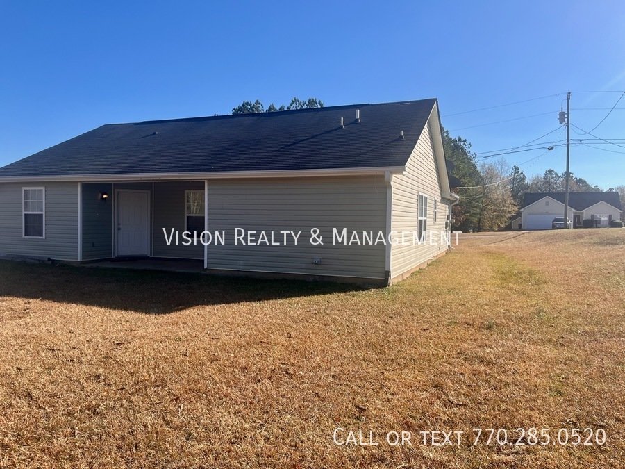 370 Lambert Overlook Circle property image