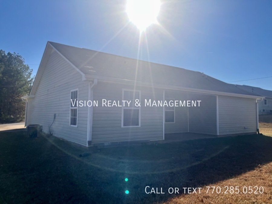 370 Lambert Overlook Circle property image