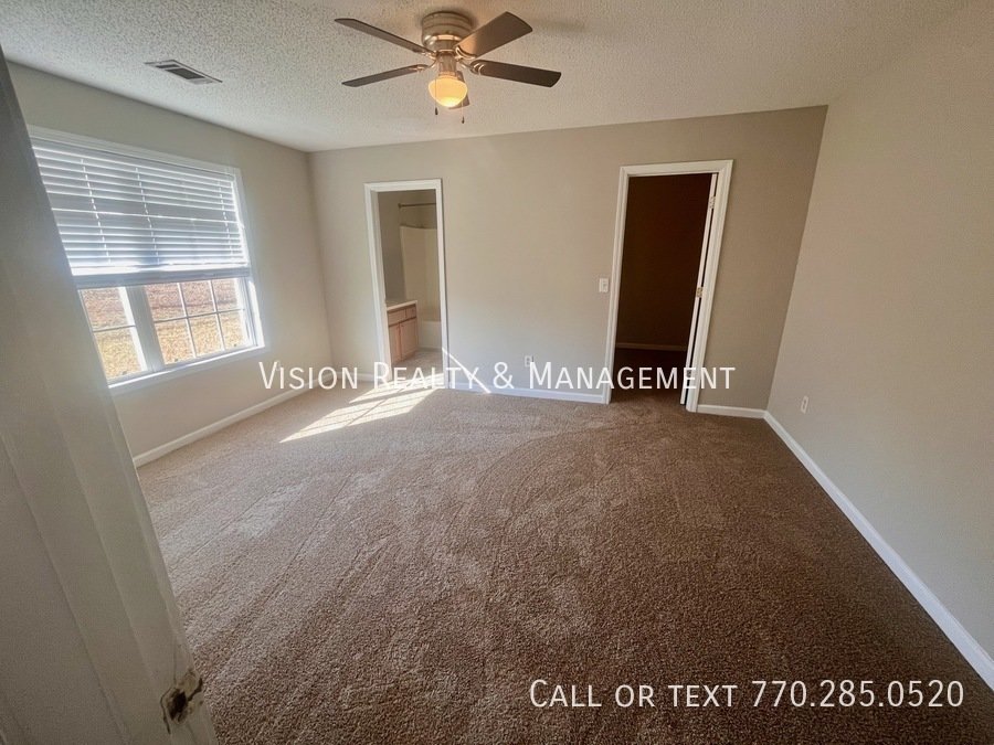 370 Lambert Overlook Circle property image