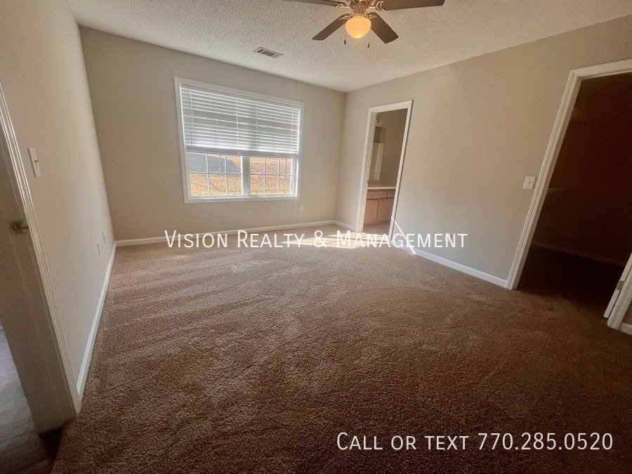 370 Lambert Overlook Circle property image