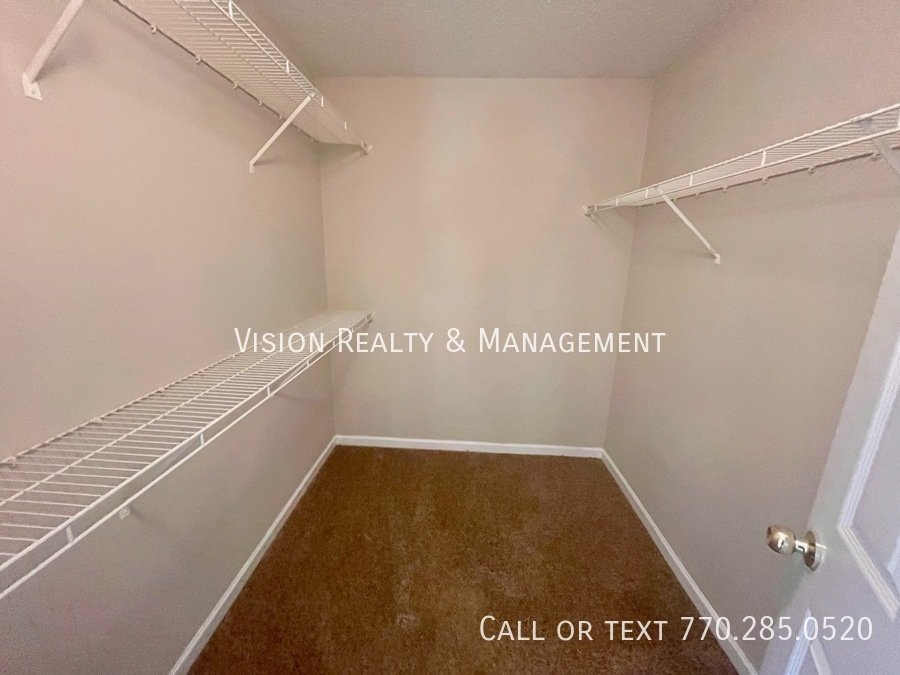 370 Lambert Overlook Circle property image