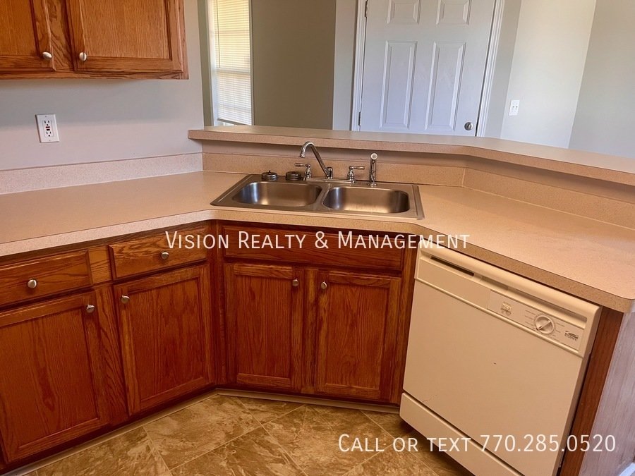 370 Lambert Overlook Circle property image