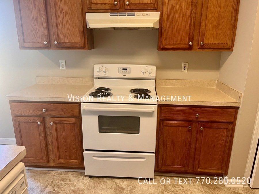 370 Lambert Overlook Circle property image