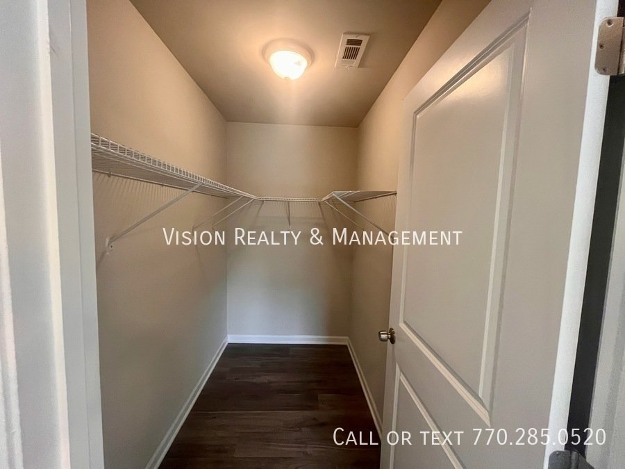 Beautiful 3 BD 2.5 BA Townhome MOVE in READY property image