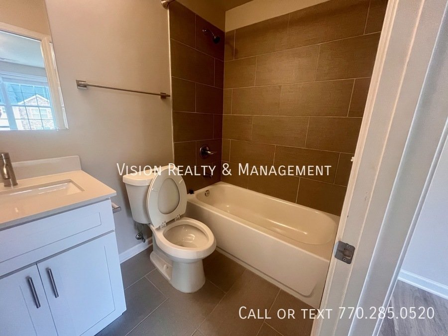 Beautiful 3 BD 2.5 BA Townhome MOVE in READY property image