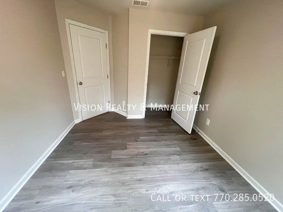 Beautiful 3 BD 2.5 BA Townhome MOVE in READY property image