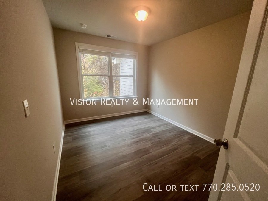 Beautiful 3 BD 2.5 BA Townhome MOVE in READY property image