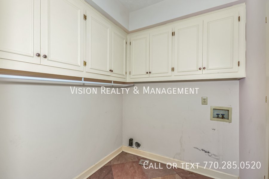 Charming 4BD/2BA In Montgomery property image