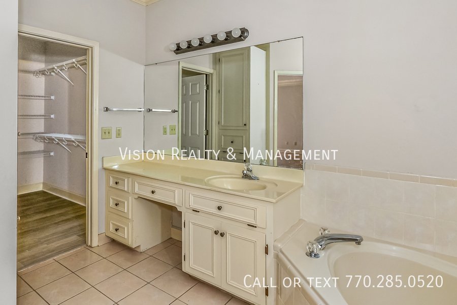 Charming 4BD/2BA In Montgomery property image