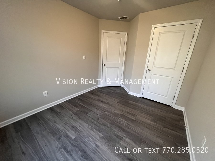 Beautiful 3 BD 2.5 BA Townhome MOVE in READY property image