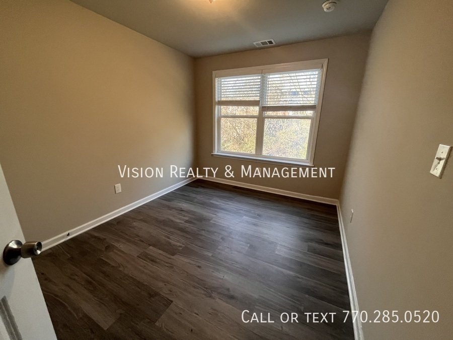Beautiful 3 BD 2.5 BA Townhome MOVE in READY property image