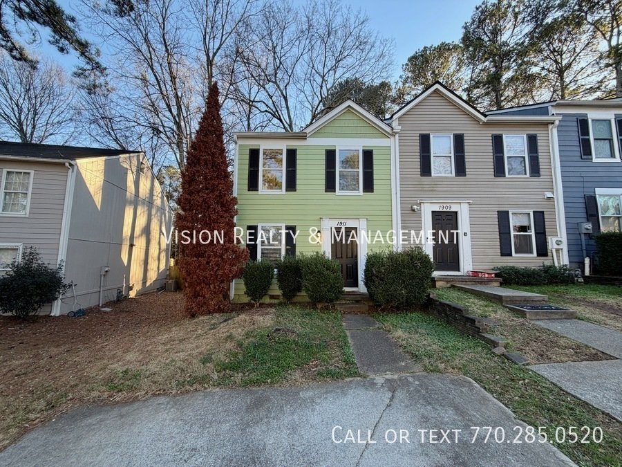 Beautiful 1BD 1.5 BA Townhome MOVE in READY property image