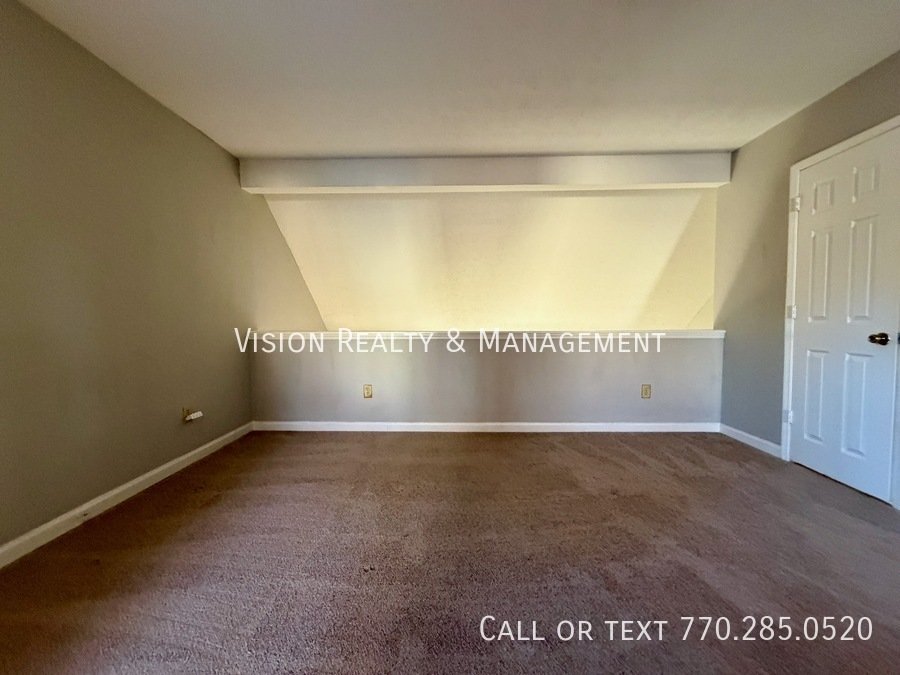 Beautiful 1BD 1.5 BA Townhome MOVE in READY property image