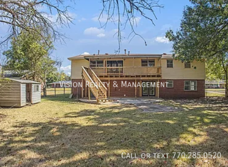 Flamingo Lane: where space, style, and comfort flock together. property image