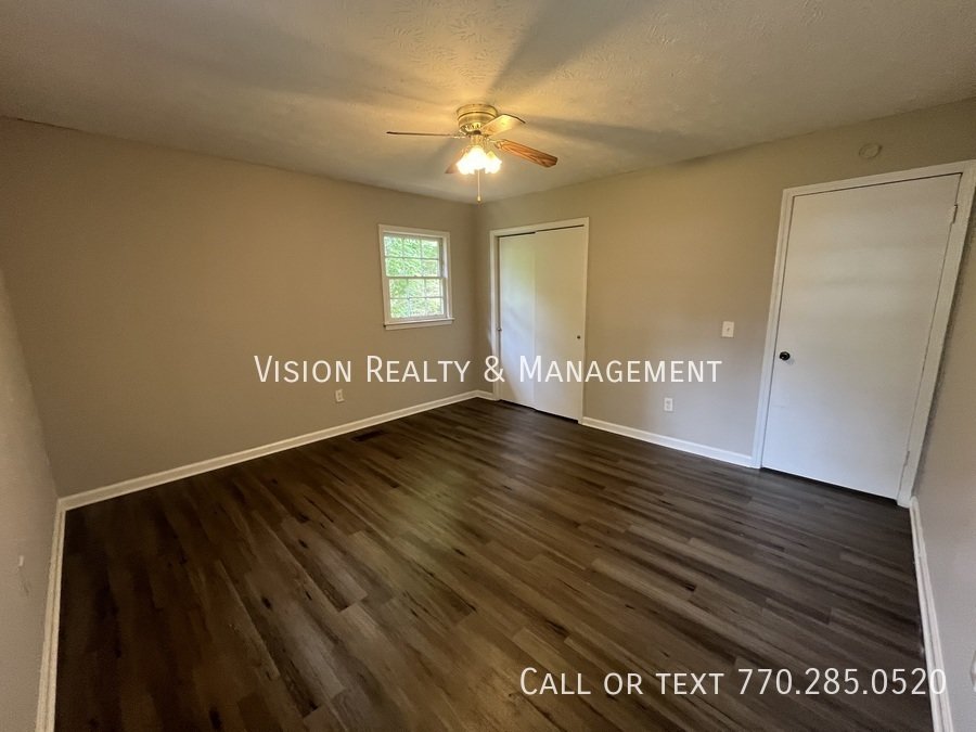 3Br/2Ba Carrollton Split-level property image
