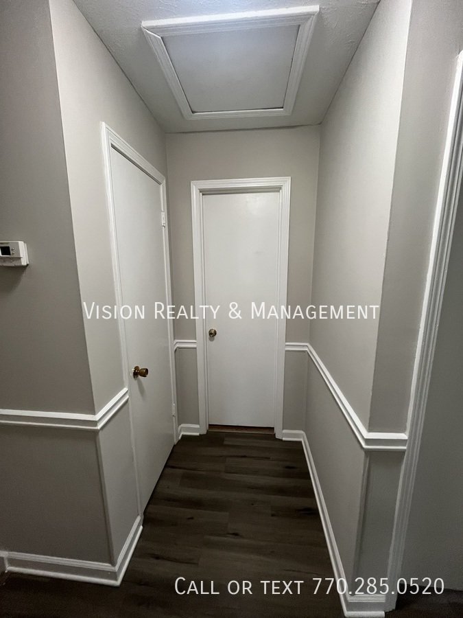 3Br/2Ba Carrollton Split-level property image