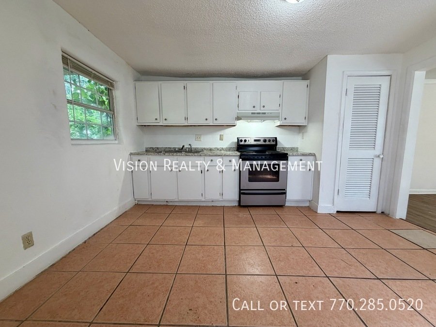 1070 Ollie Cir property image