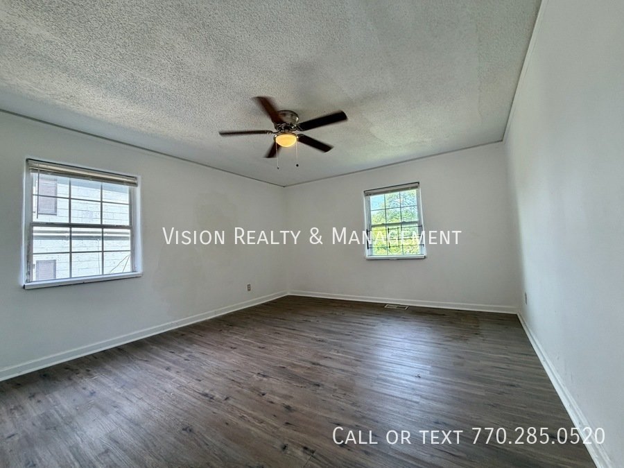 1070 Ollie Cir property image