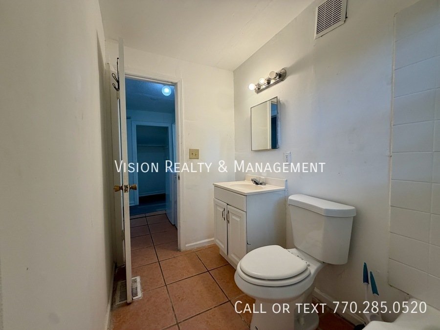 1070 Ollie Cir property image