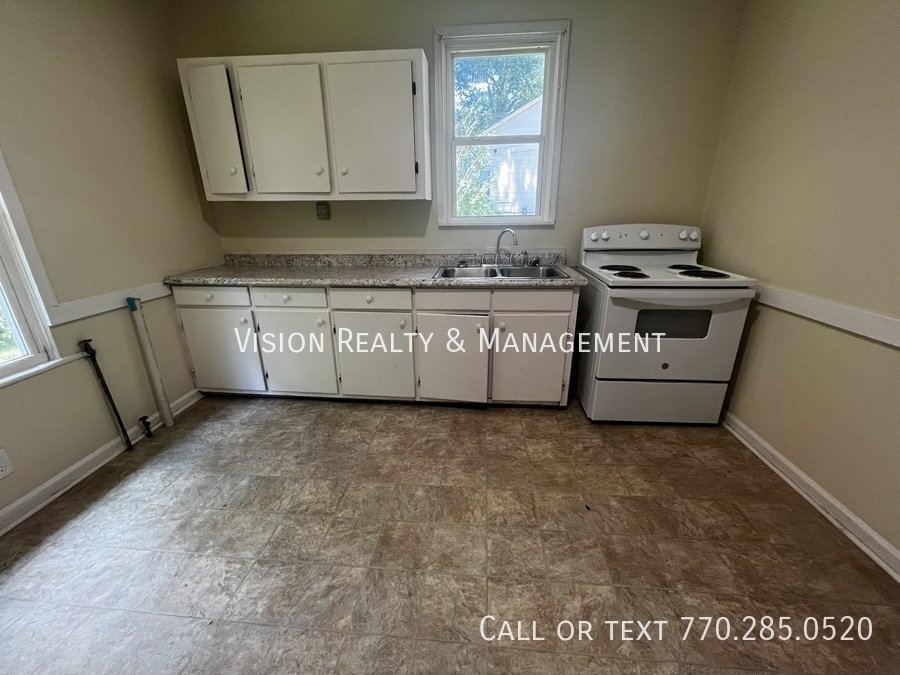 304 Broad St property image