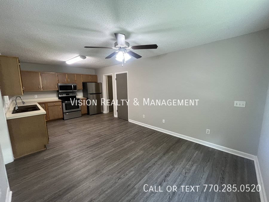 3BR/2BA Duplex Home property image