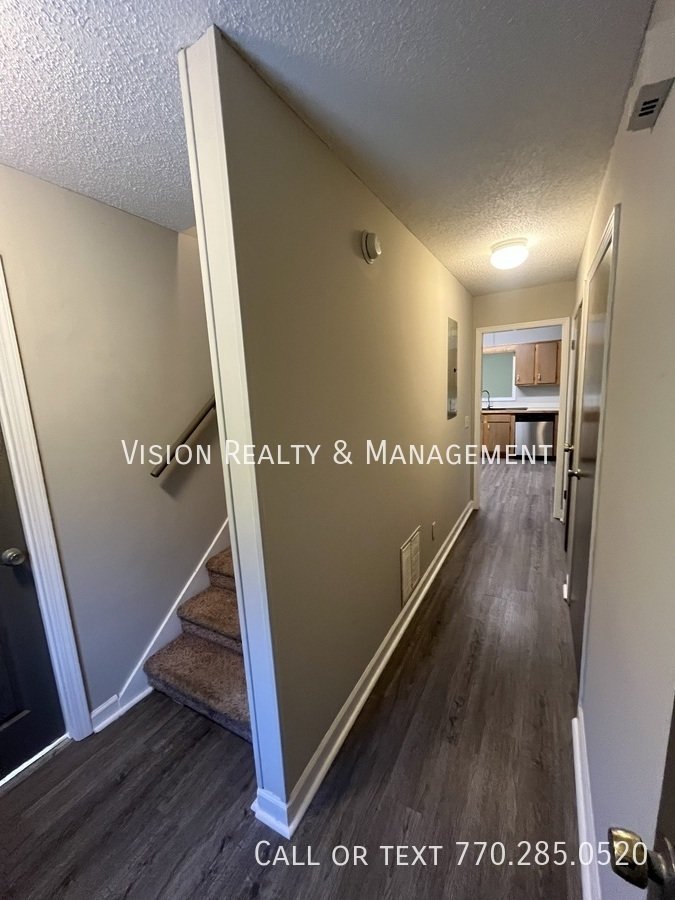 3BR/2BA Duplex Home property image