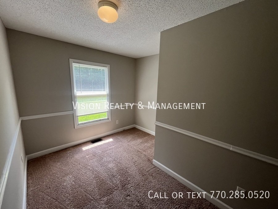 3BR/2BA Duplex Home property image