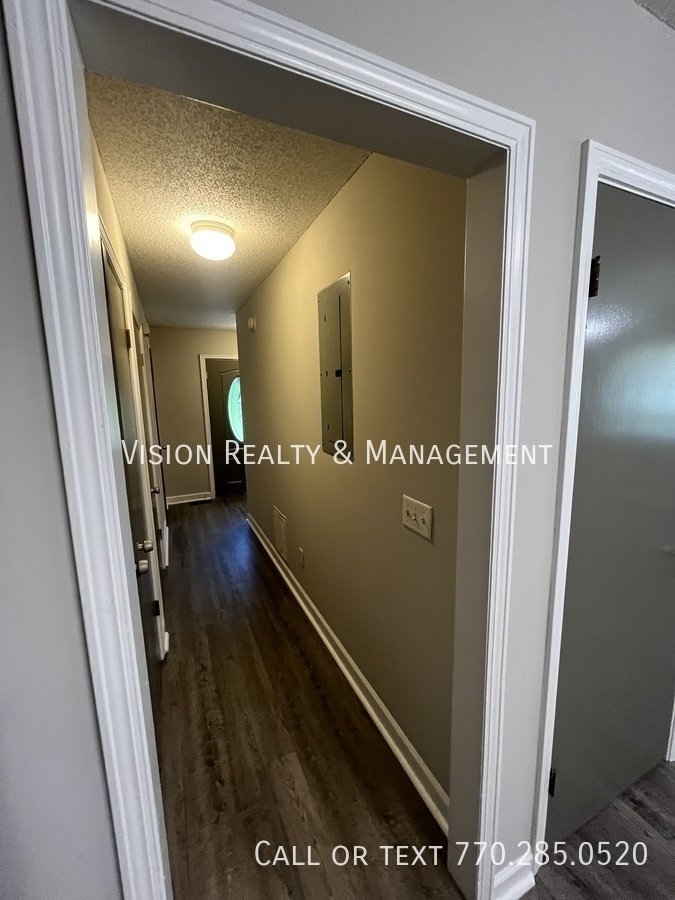 3BR/2BA Duplex Home property image