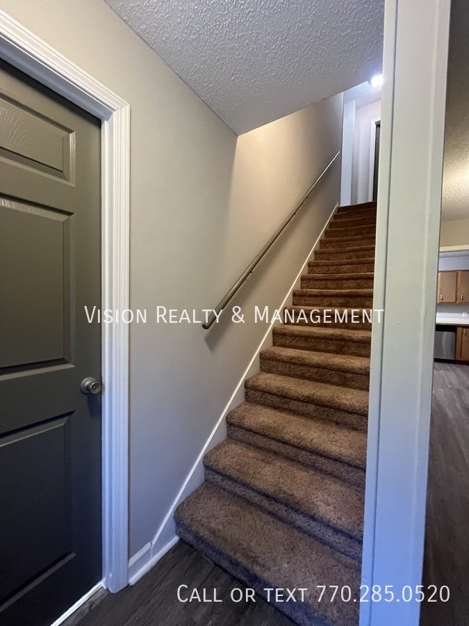 3BR/2BA Duplex Home property image