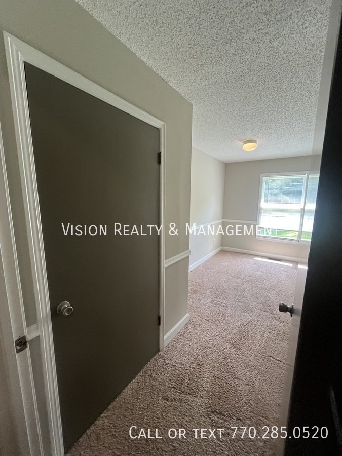 3BR/2BA Duplex Home property image