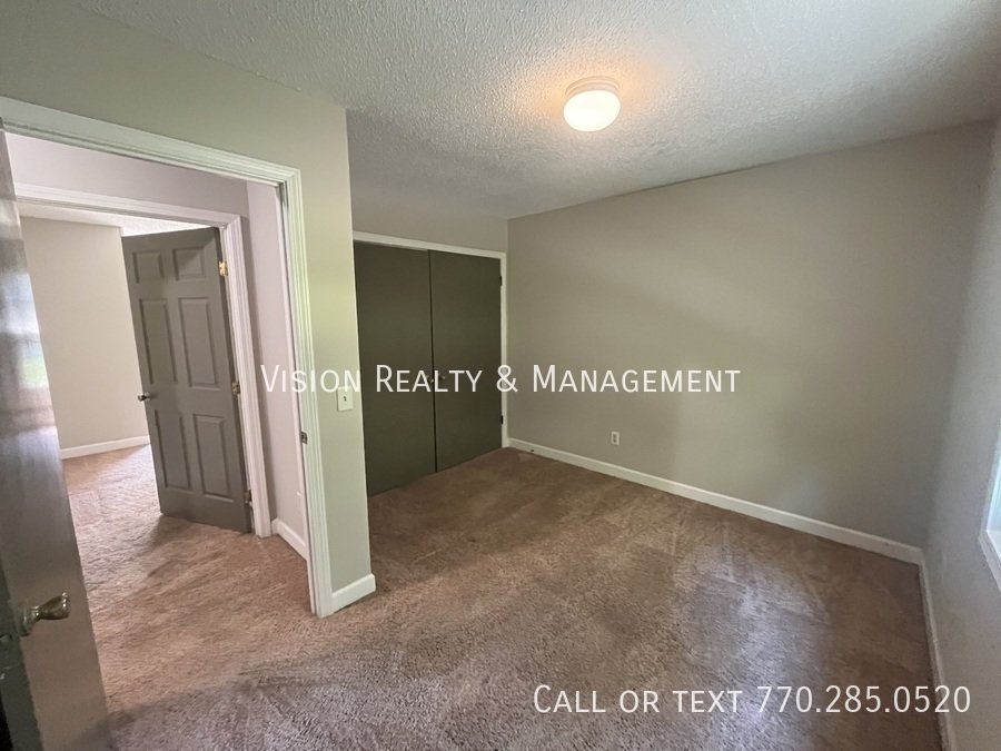 3BR/2BA Duplex Home property image