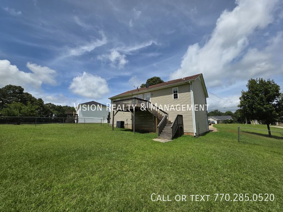 258 Lambert Overlook Cir. property image