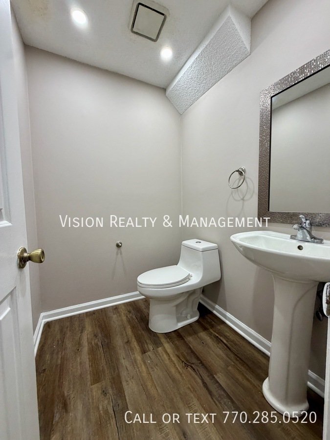 Beautiful 3 BD 2.5 BA Townhome property image