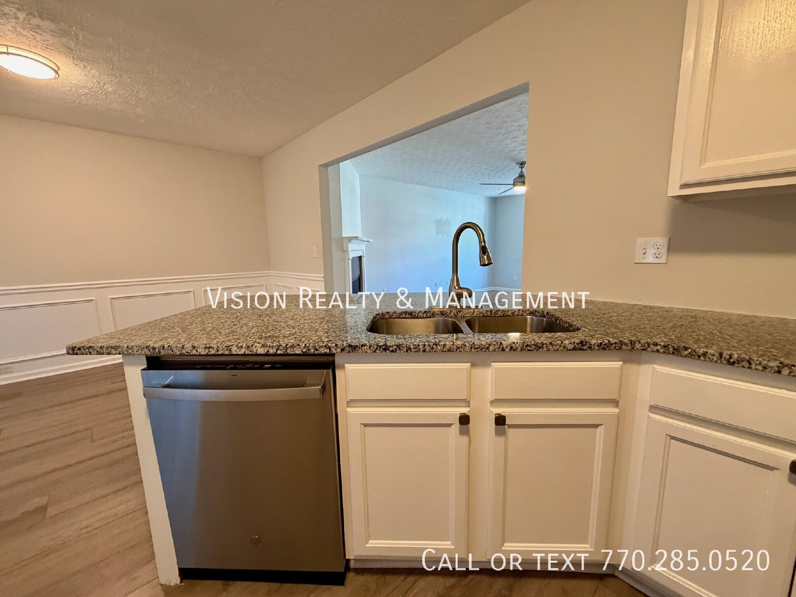 Beautiful 2 BD 2 BA Townhome property image