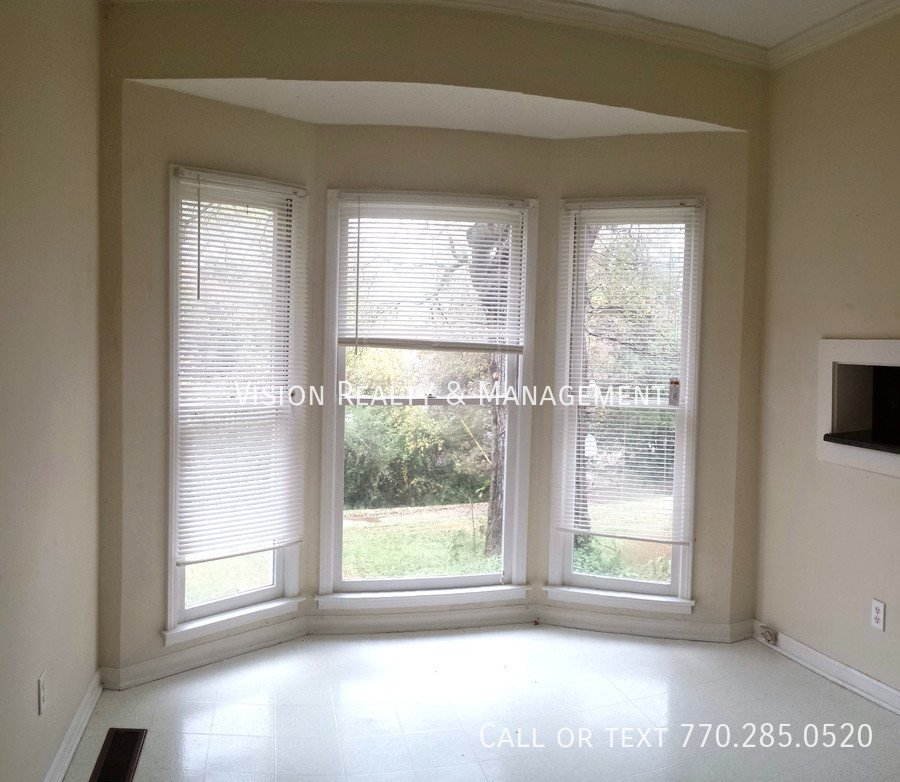 617 Spring St property image