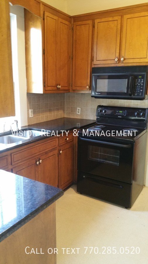 617 Spring St property image