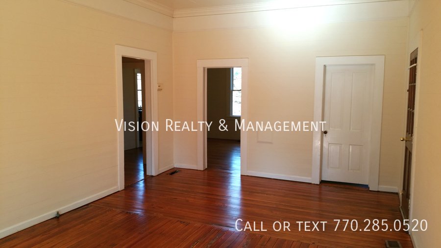 617 Spring St property image