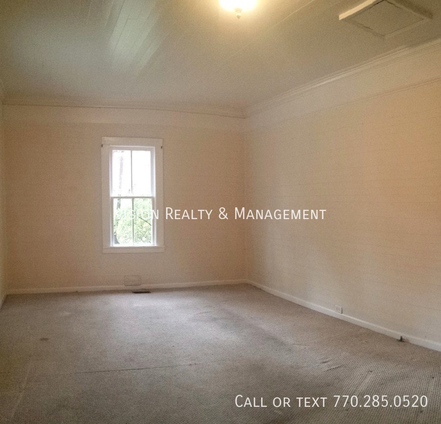 617 Spring St property image