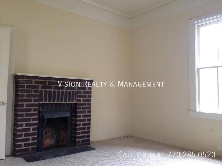 617 Spring St property image