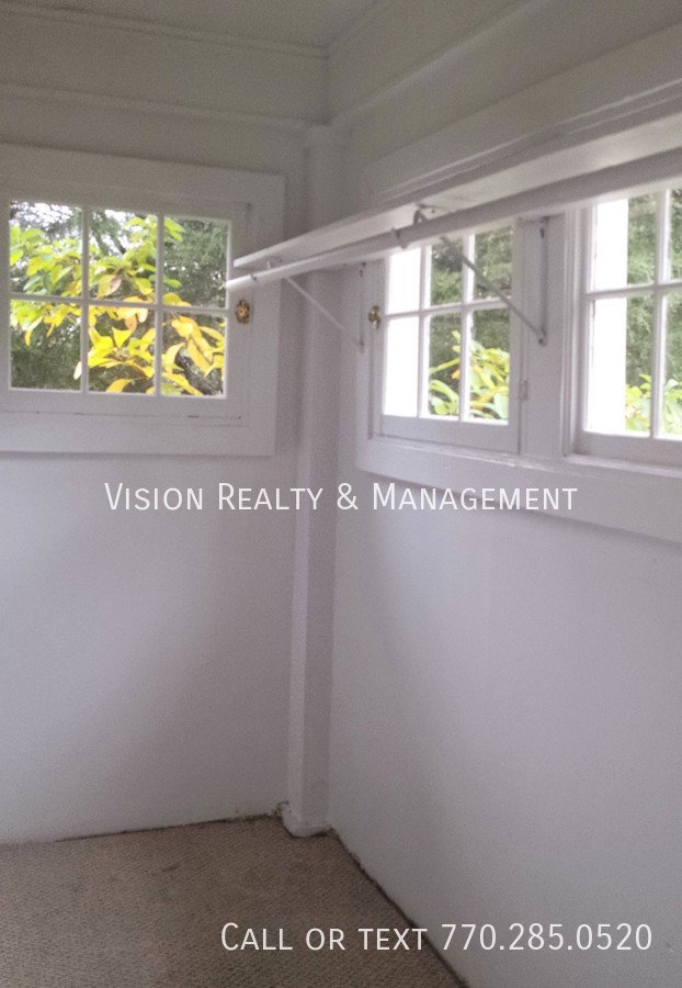 617 Spring St property image