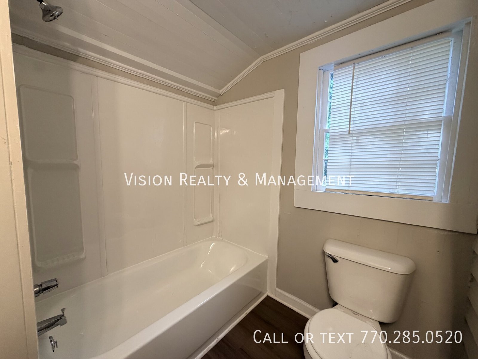 617 Spring St property image