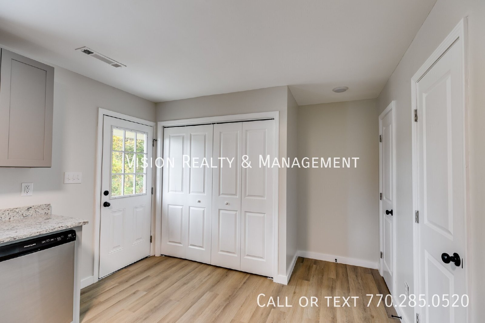 2 Bedroom 1.5 Bathroom inside Bremen property image